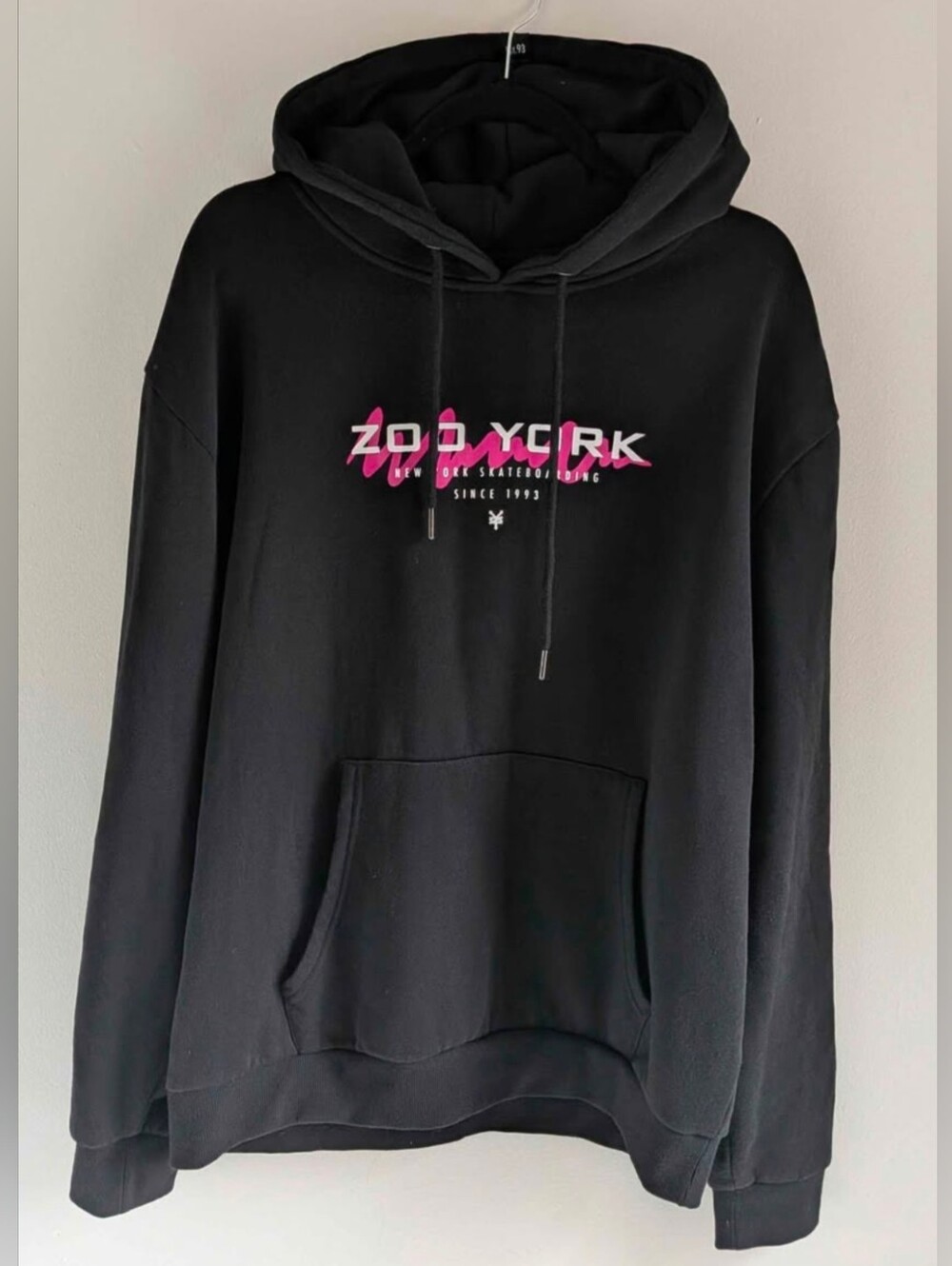 Zoo York Men’s Black Graphic Hoodie – Size XL – Like New